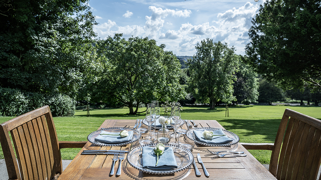 Alfresco Dining